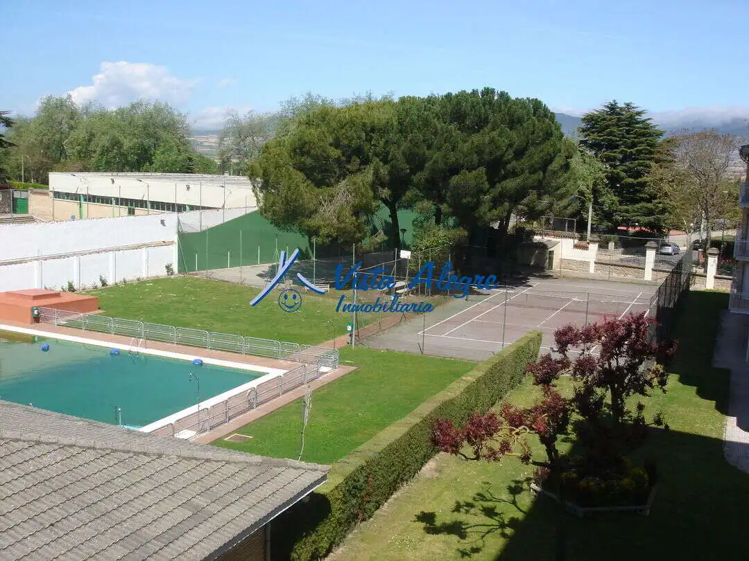 Piscina de Piso de alquiler en Haro con Jardín privado, Terraza y Piscina