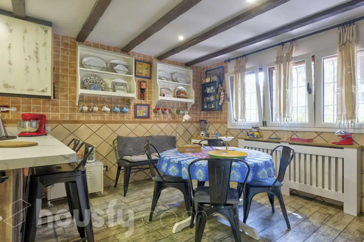 Casa con piscina en venta en Carrer dels Avellaners ., imagen 9