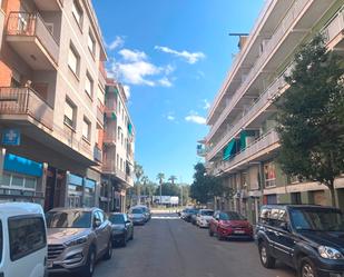 Vista exterior de Pis en venda en Sant Feliu de Llobregat amb Balcó