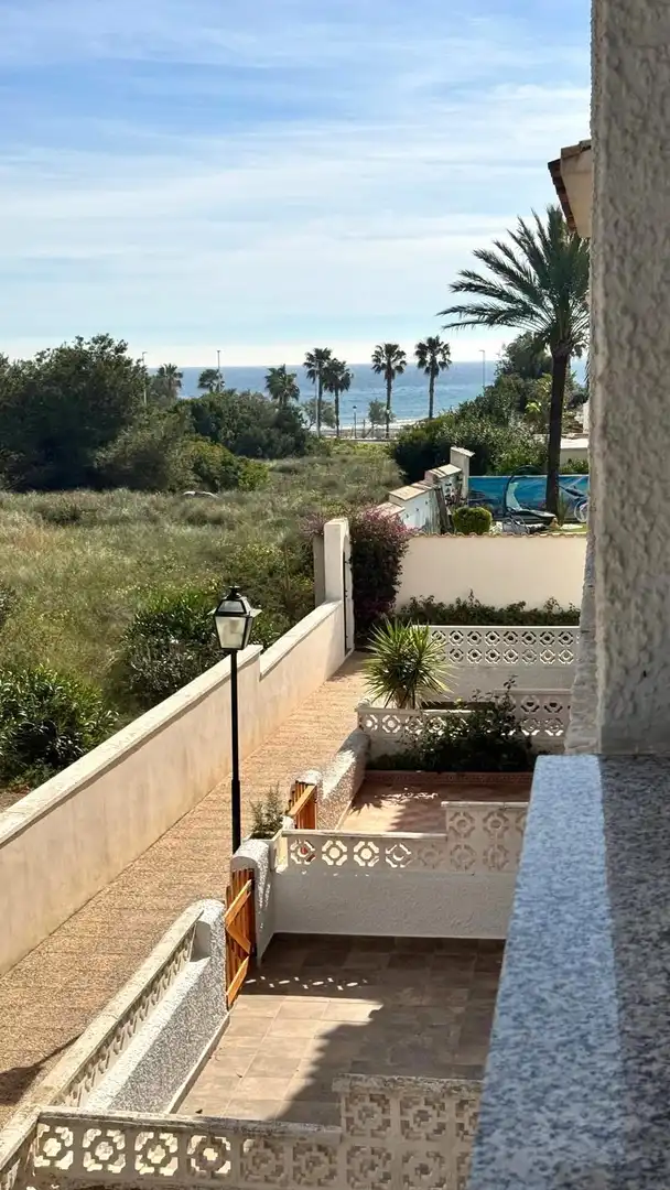 Jardí de Casa adosada en venda en Orihuela amb Jardí privat, Terrassa i Traster