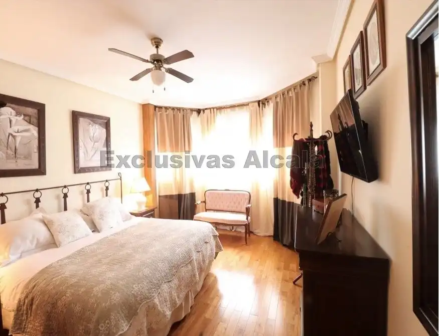 Habitación de Casa o chalet en venta en Villalbilla con Aire acondicionado, Calefacción y Jardín privado