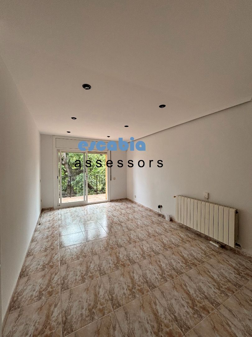 Bedroom of Flat for sale in Cerdanyola del Vallès  with Heating, Balcony and Alarm