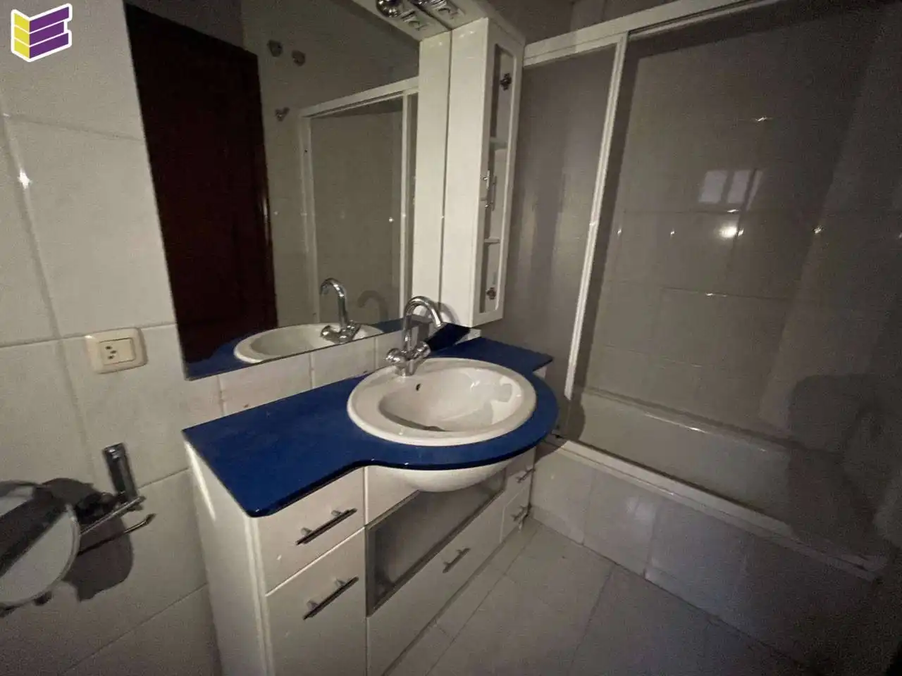Bathroom of Flat for sale in Vigo   with Heating, Parquet flooring and Terrace