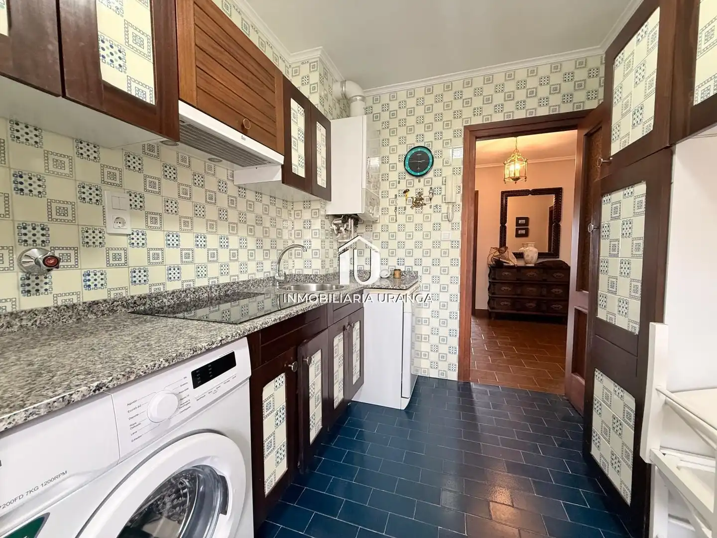 Cocina de Piso en venta en Laredo con Calefacción, Terraza y Trastero