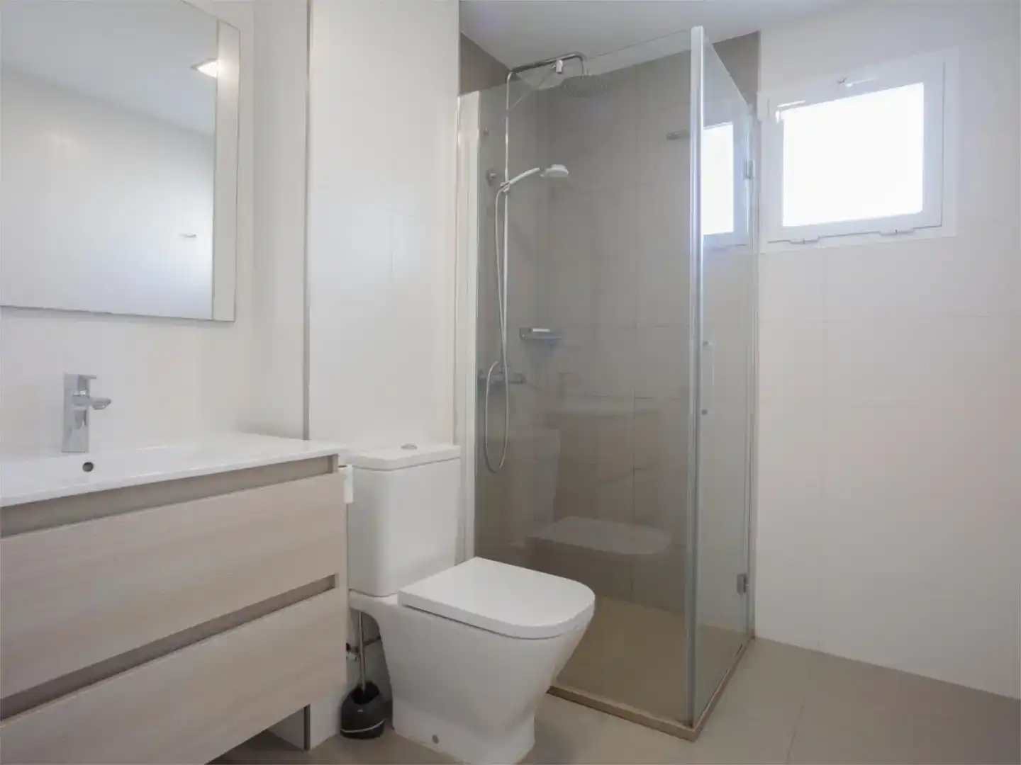 Bathroom of Flat for rent in Marbella Centro