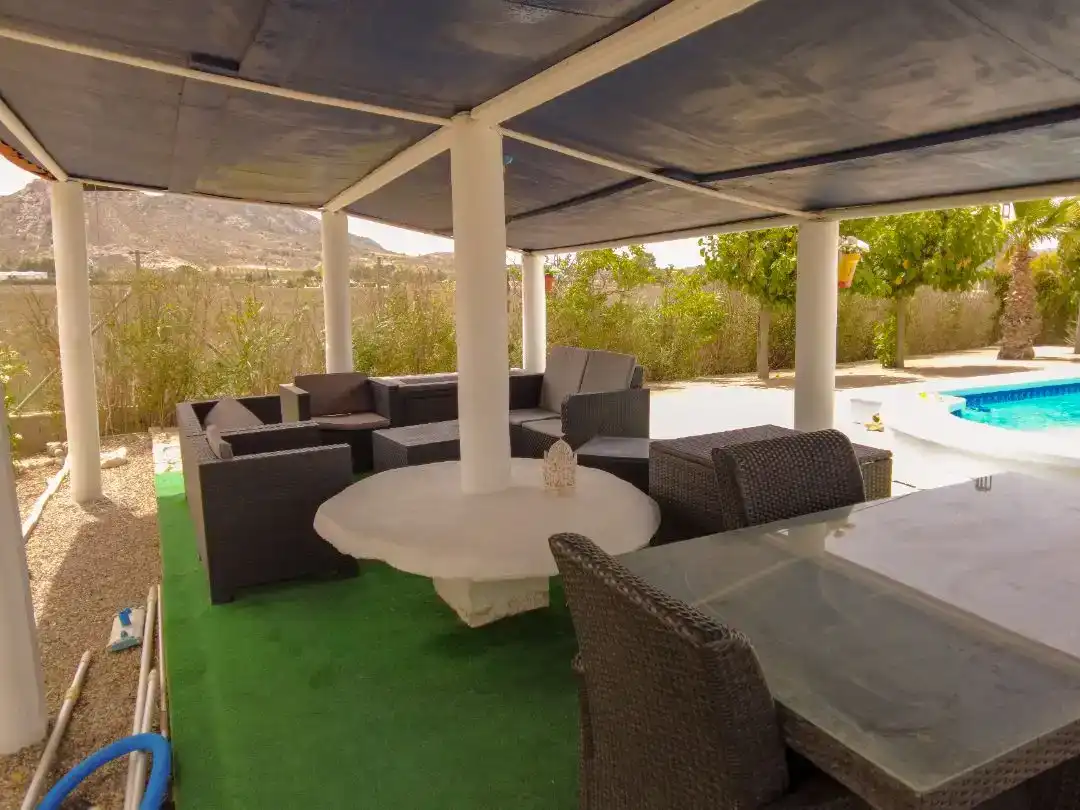 Terrassa de Finca rústica en venda en Villena amb Piscina