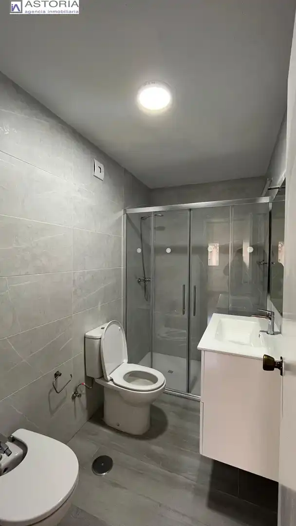 Baño de Piso de alquiler en Granada con Terraza