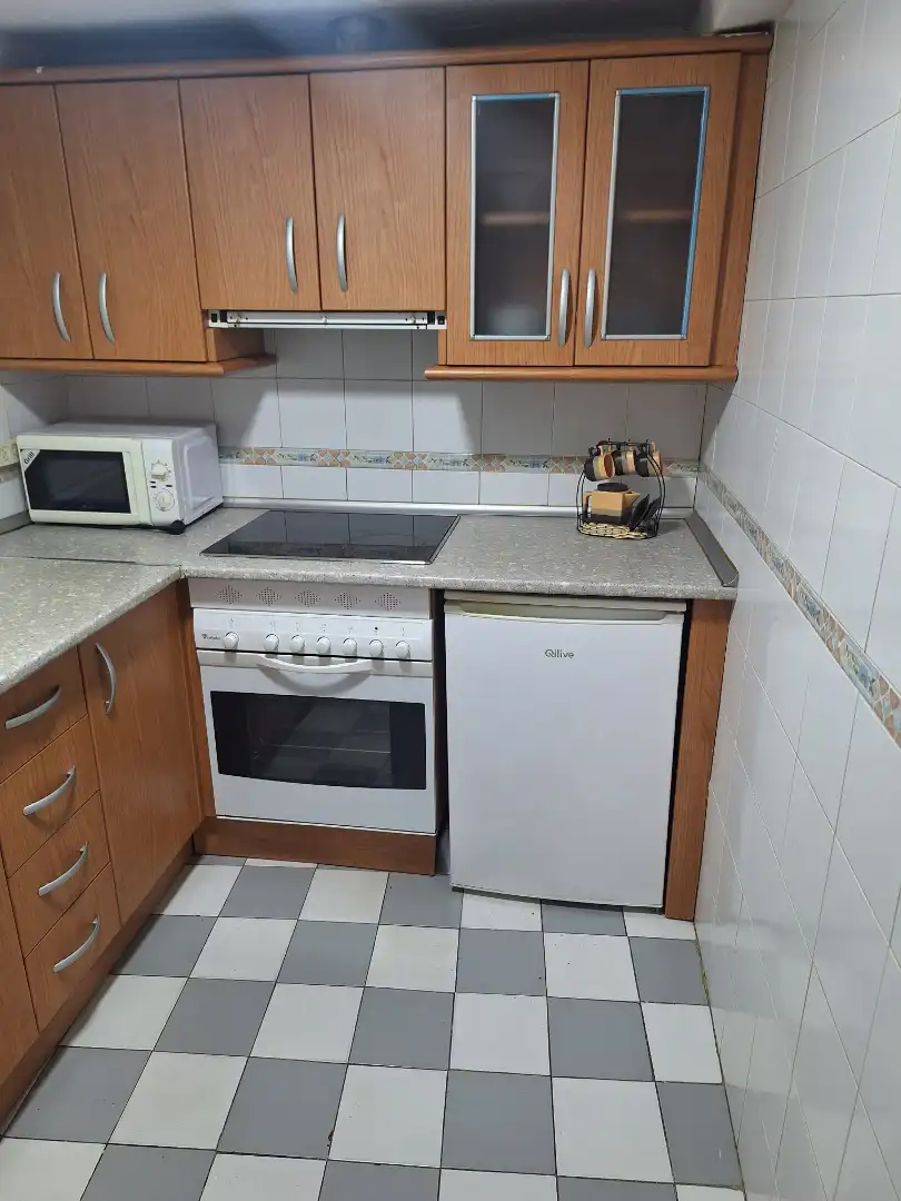 Küche von Einfamilien-Reihenhaus zum Verkauf in Granada mit Terrasse, Möbliert und Ofen