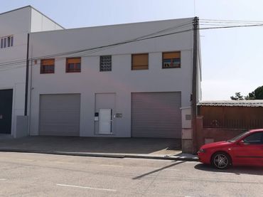 Nau industrial de lloguer a Llevant 40