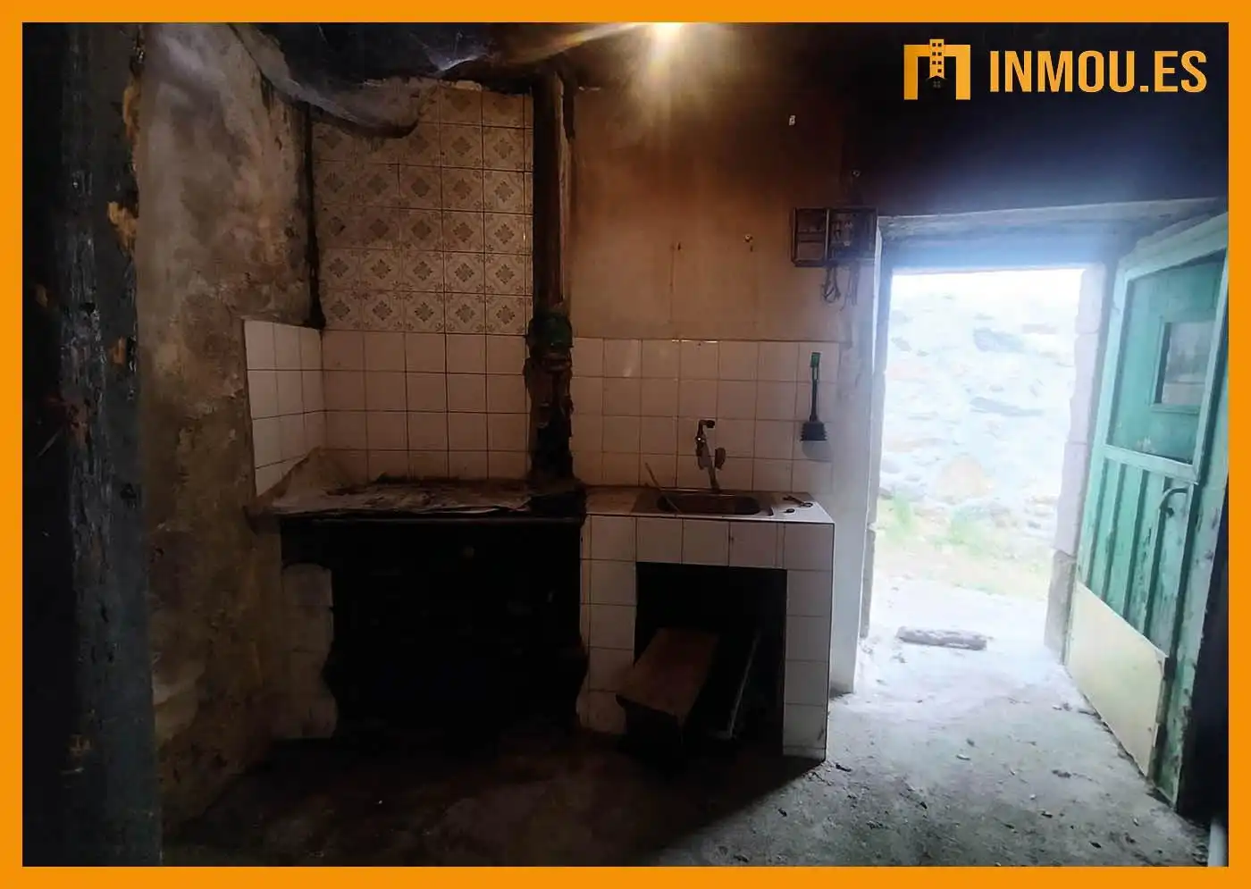Cocina de Finca rústica en venta en A Bola 