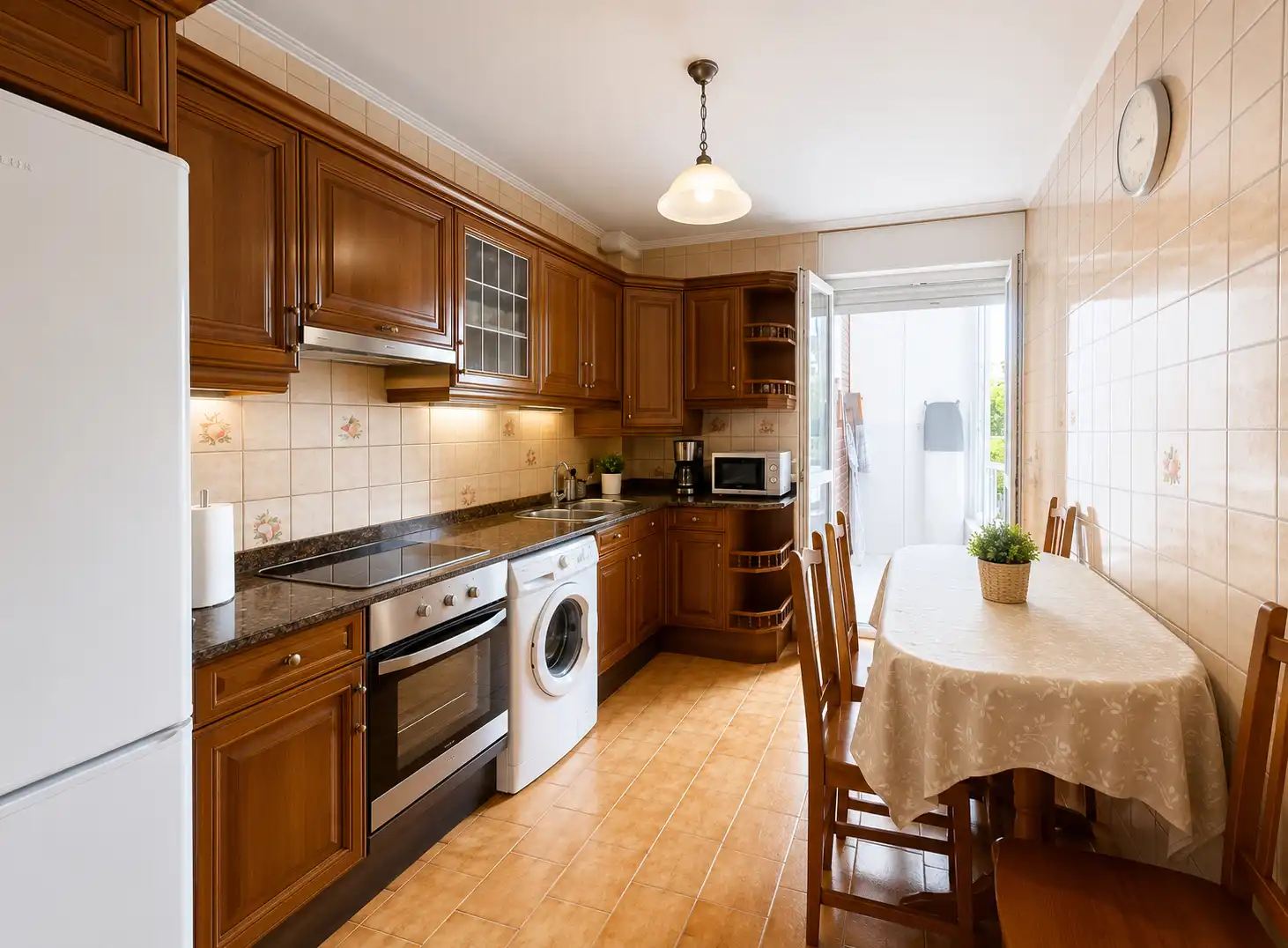 Cocina de Piso de alquiler en Santa Cruz de Bezana con Calefacción, Terraza y Amueblado