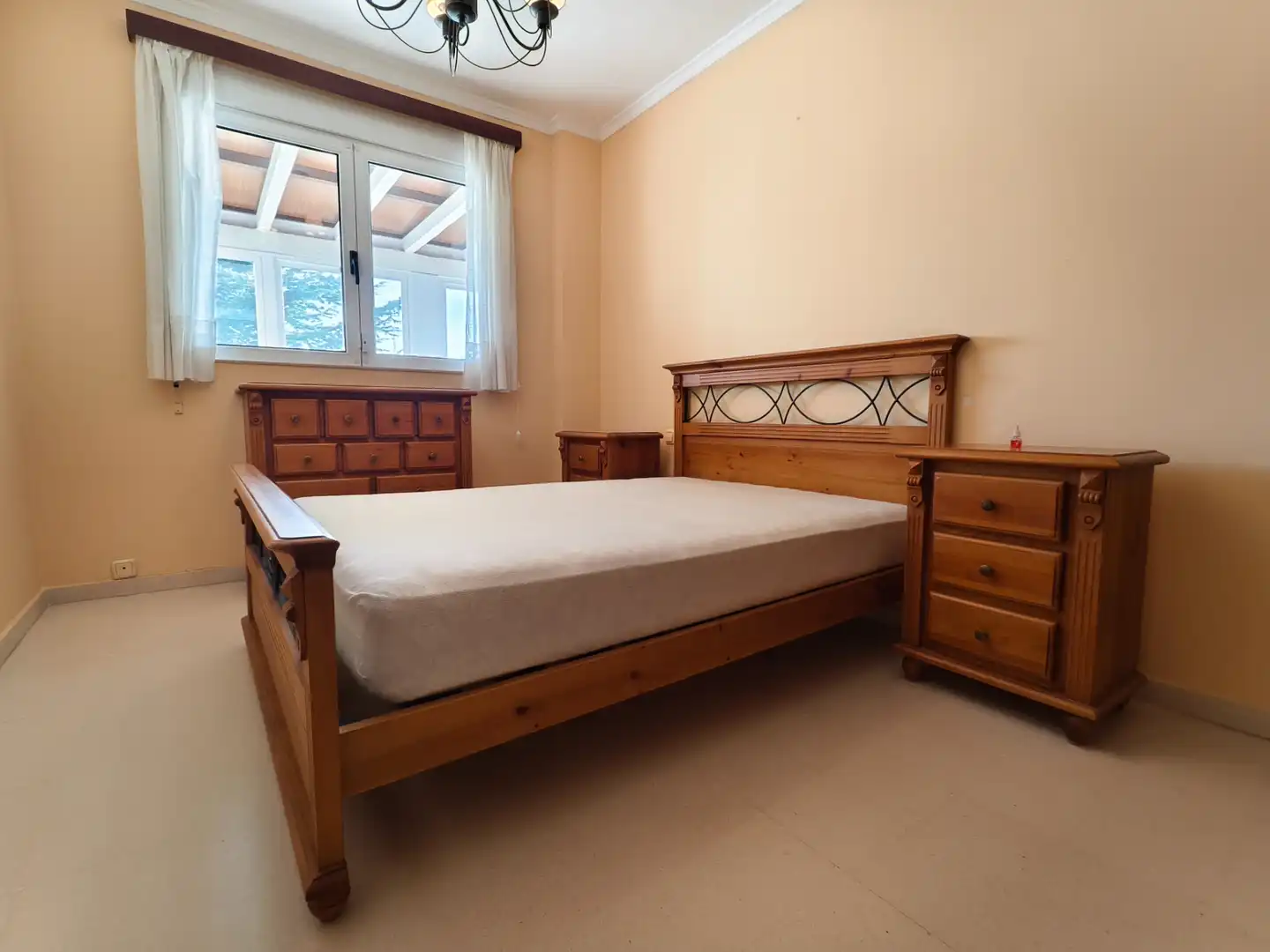 Habitación de Casa o chalet en venta en Grijota con Calefacción, Jardín privado y Piscina