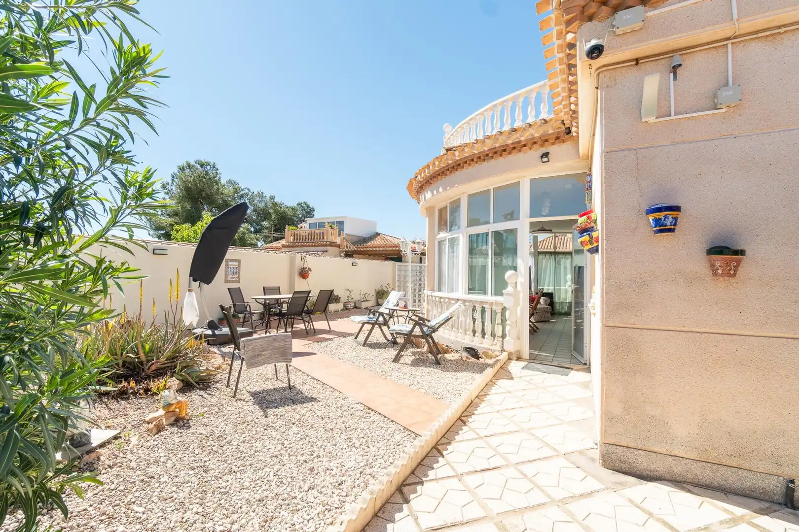 Jardí de Casa o xalet en venda en Orihuela amb Aire condicionat, Jardí privat i Terrassa