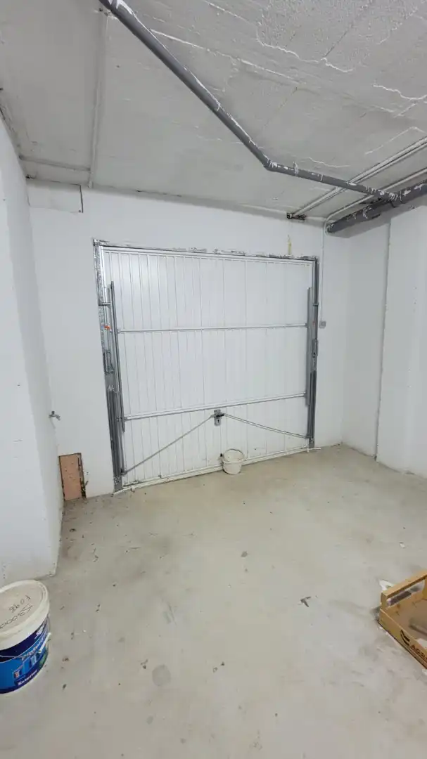Parking de Casa adosada en venta en Vélez-Málaga con Aire acondicionado y Piscina comunitaria