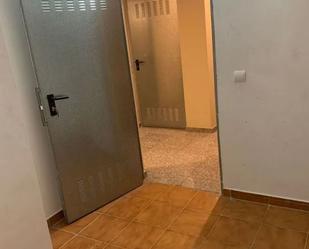 Box room to rent in Manresa