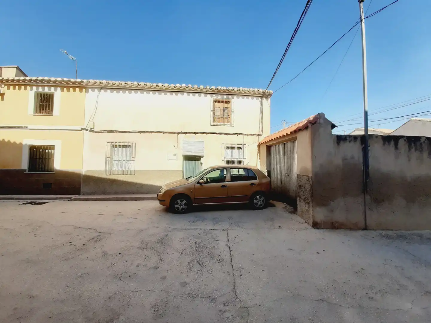 Vista exterior de Casa adosada en venda en Mula amb Aire condicionat, Calefacció i Jardí privat