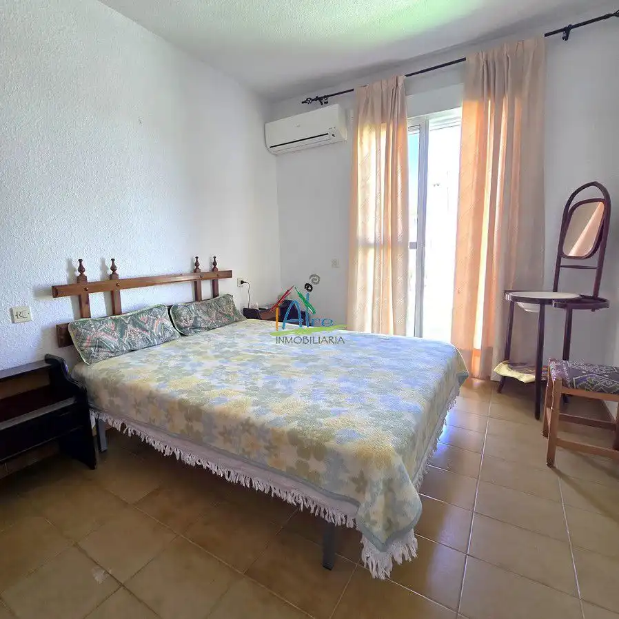 Habitación de Casa adosada en venta en Almonte con Aire acondicionado, Calefacción y Terraza