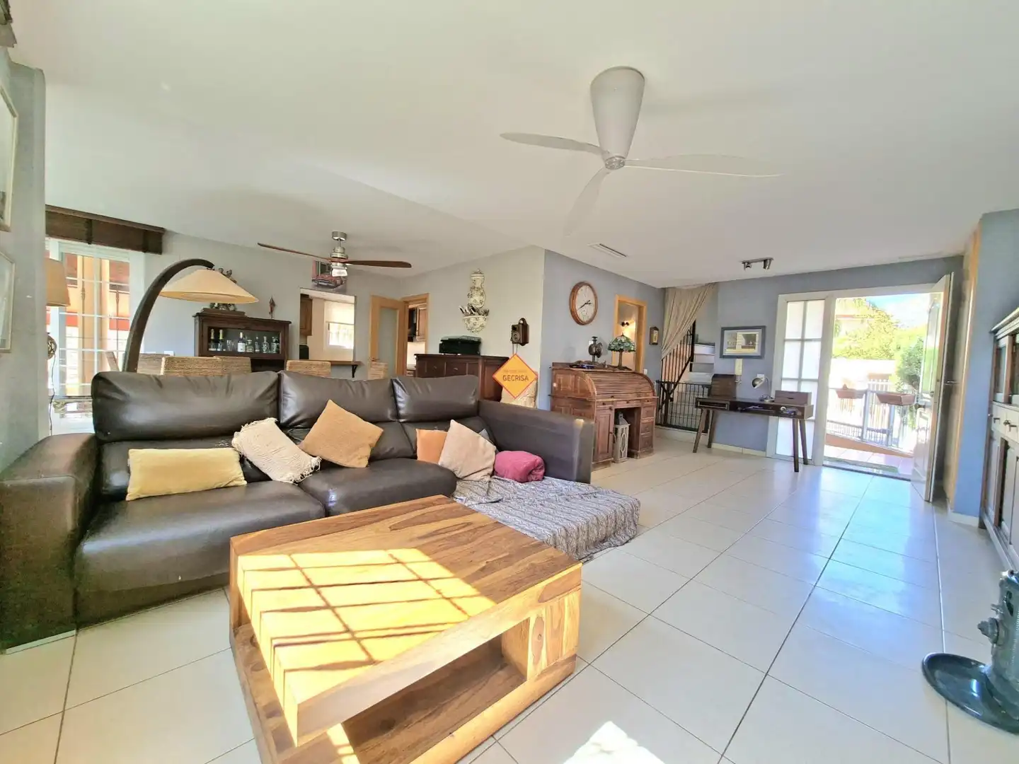 Sala de estar de Casa o chalet en venta en Paterna con Aire acondicionado, Calefacción y Jardín privado