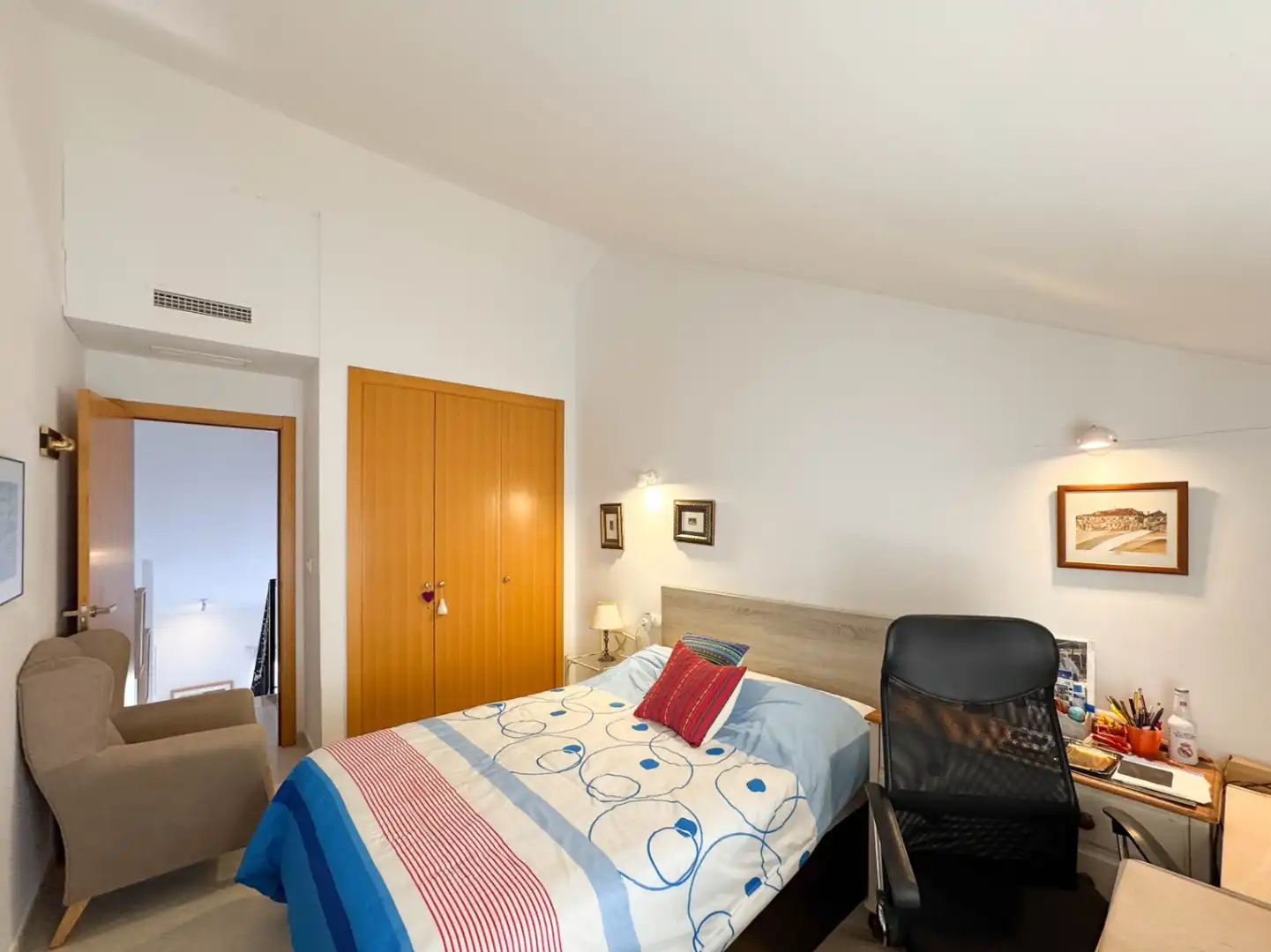 Schlafzimmer von Dachboden zum Verkauf in Dénia mit Klimaanlage und Heizung