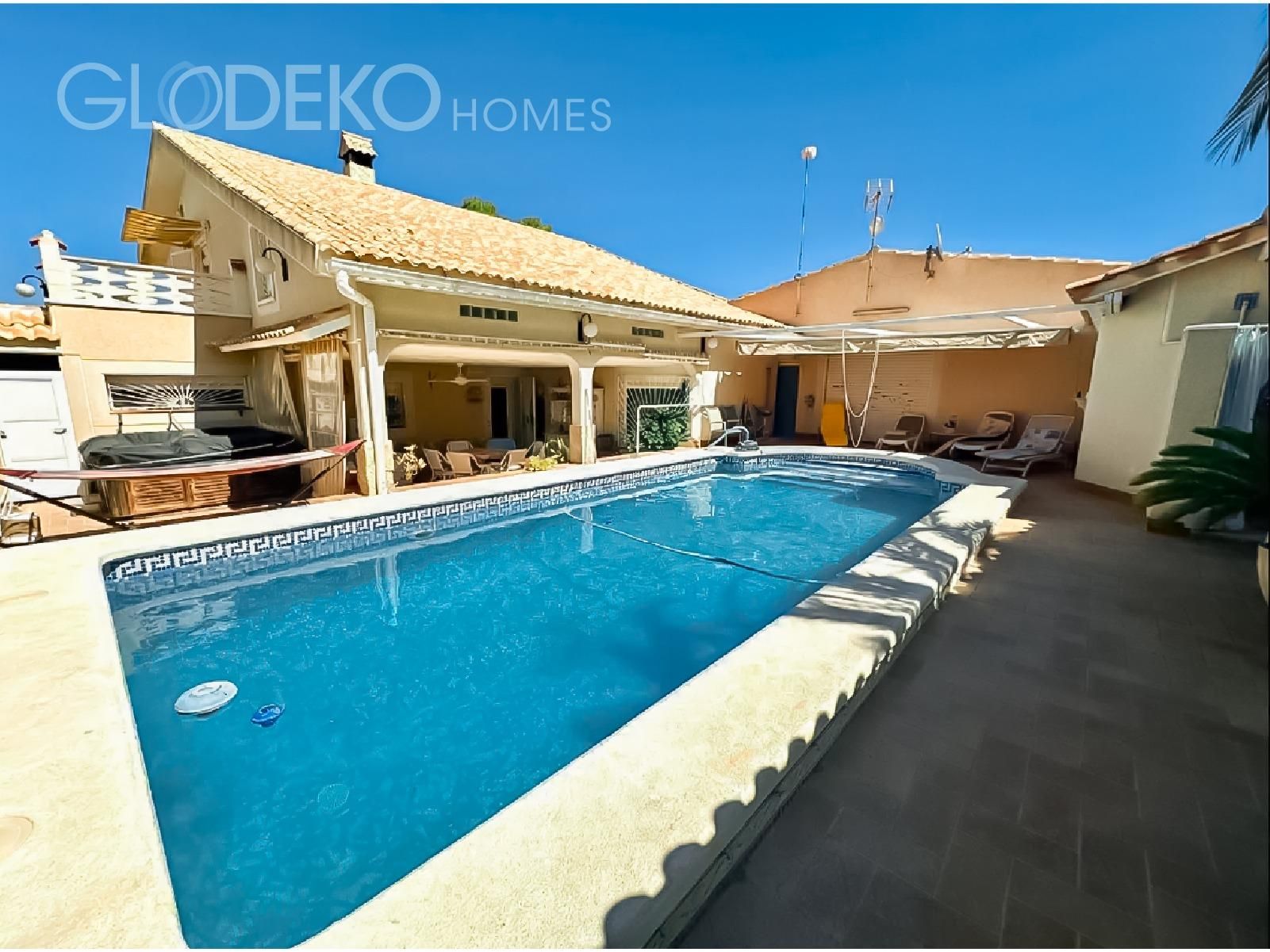 Exterior view of House or chalet for sale in Elche / Elx  with Air Conditioner, Heating and Private garden
