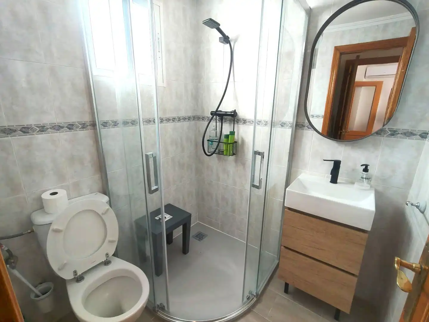 Badezimmer von Wohnungen zur Miete in Santa Pola mit Klimaanlage, Heizung und Terrasse