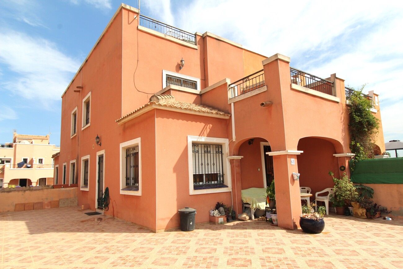 Exterior view of Flat for sale in Los Montesinos  with Private garden and Community pool