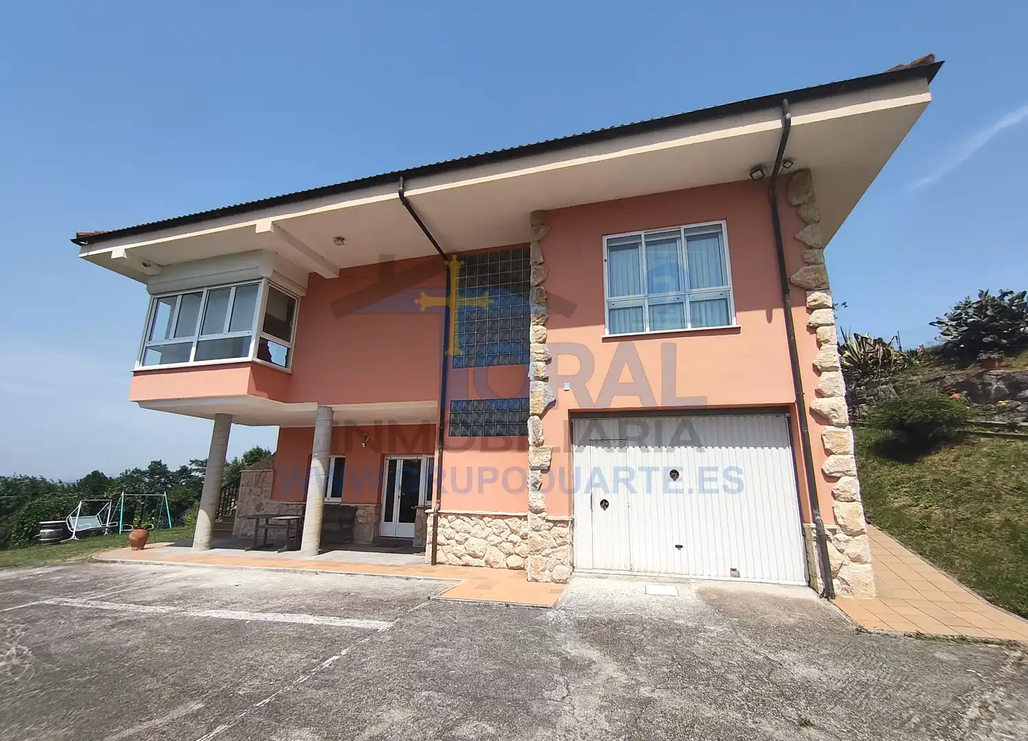 Vista exterior de Casa o xalet en venda en Siero amb Calefacció, Jardí privat i Parquet