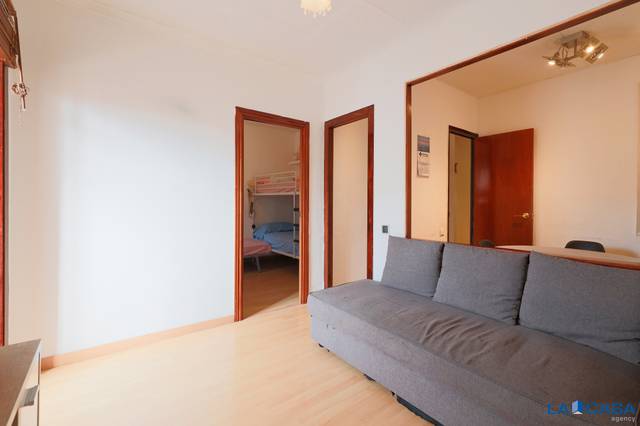 Piso en Venta en Calle SANT BALTASAR en Sants