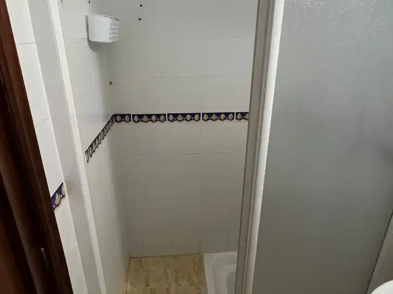 Bathroom of Flat for rent in Pilas  with Air Conditioner, Furnished and Balcony