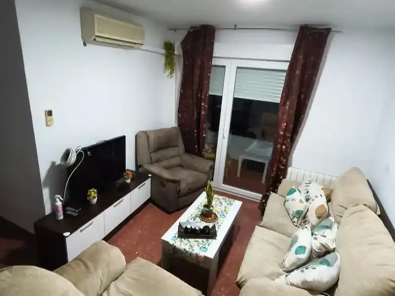 Living room of Flat for rent in  Granada Capital  with Air Conditioner and Balcony