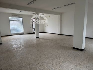 Locale commerciale in affitto a A Cañiza