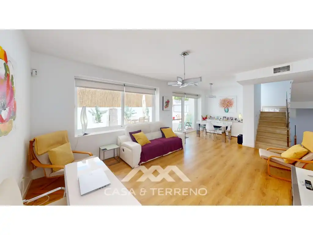 Vista exterior de Casa o xalet en venda en Vélez-Málaga amb Aire condicionat, Jardí privat i Terrassa