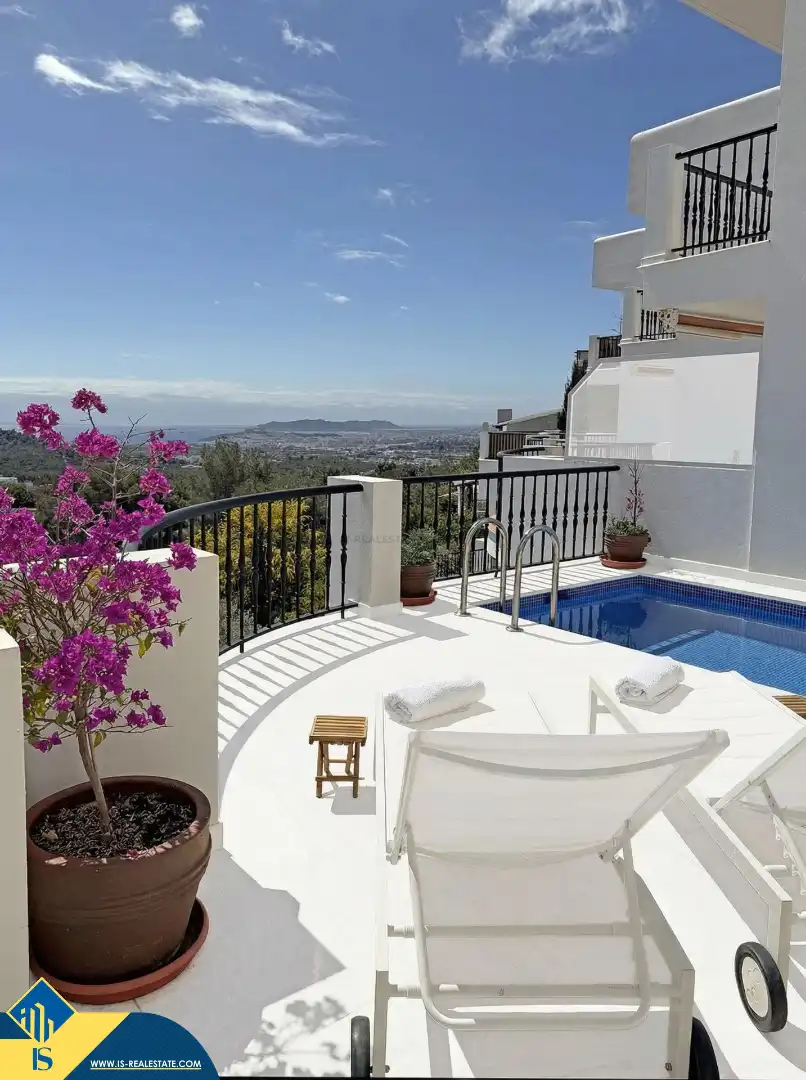 Terrassa de Àtic en venda en Santa Eulària des Riu amb Terrassa, Piscina i Moblat