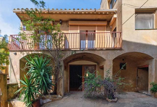 Casa-chalet en Venta en  18 Carrer Tramuntana en Vilaür