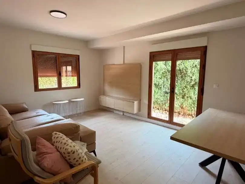 Sala d'estar de Dúplex de lloguer en El Pinós / Pinoso amb Jardí privat, Parquet i Moblat
