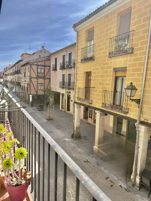 Vista exterior de Pis en venda en Alcalá de Henares amb Calefacció