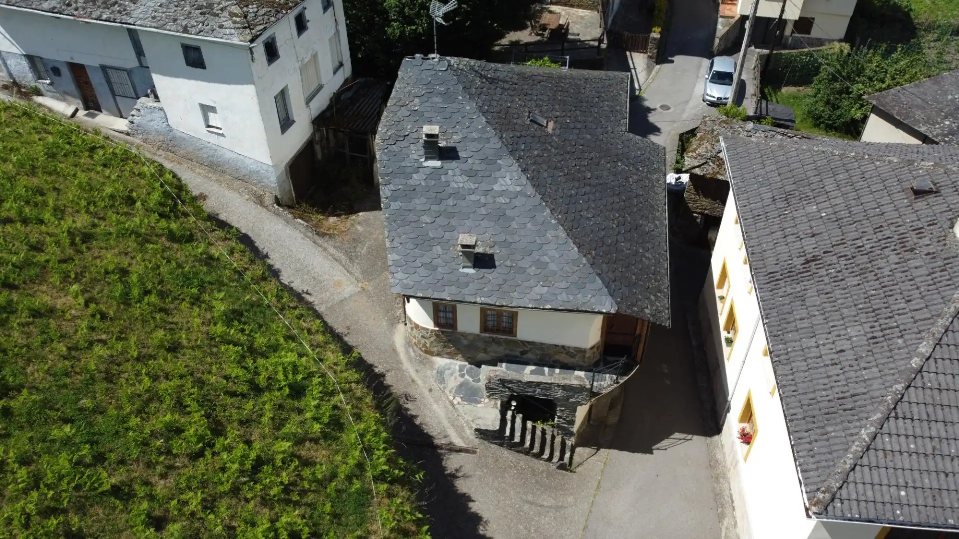 Vista exterior de Casa o chalet en venta en Cangas del Narcea con Jardín privado, Amueblado y Balcón