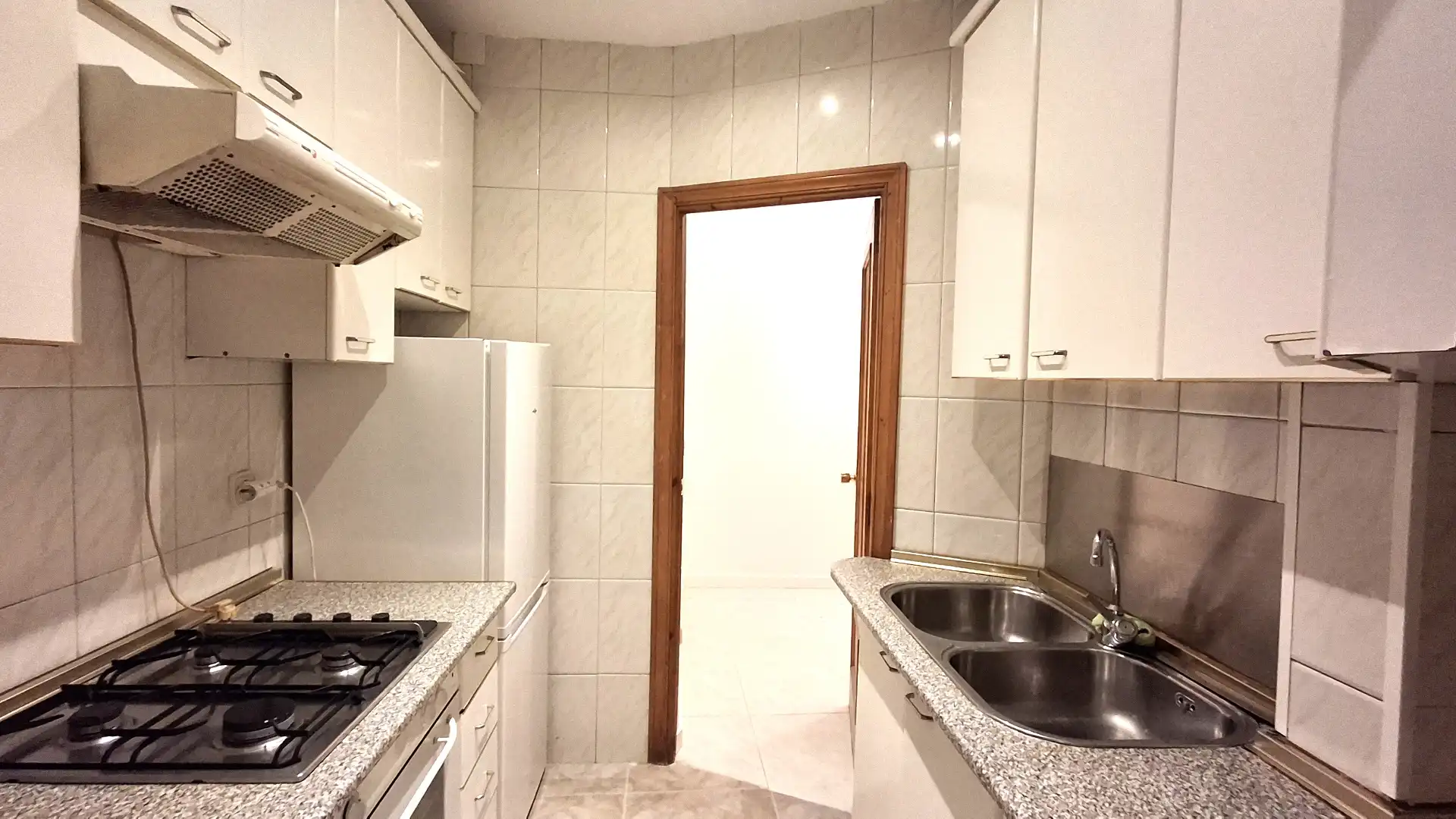 Cocina de Piso en venta en Madrid con Horno, Lavadora y Alarma