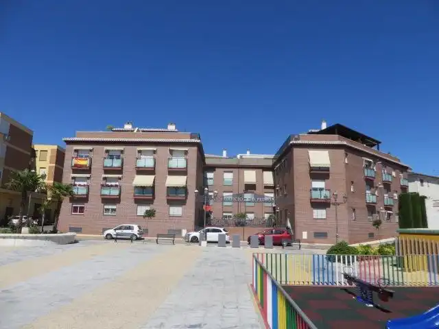Vista exterior de Pis en venda en Peligros amb Terrassa
