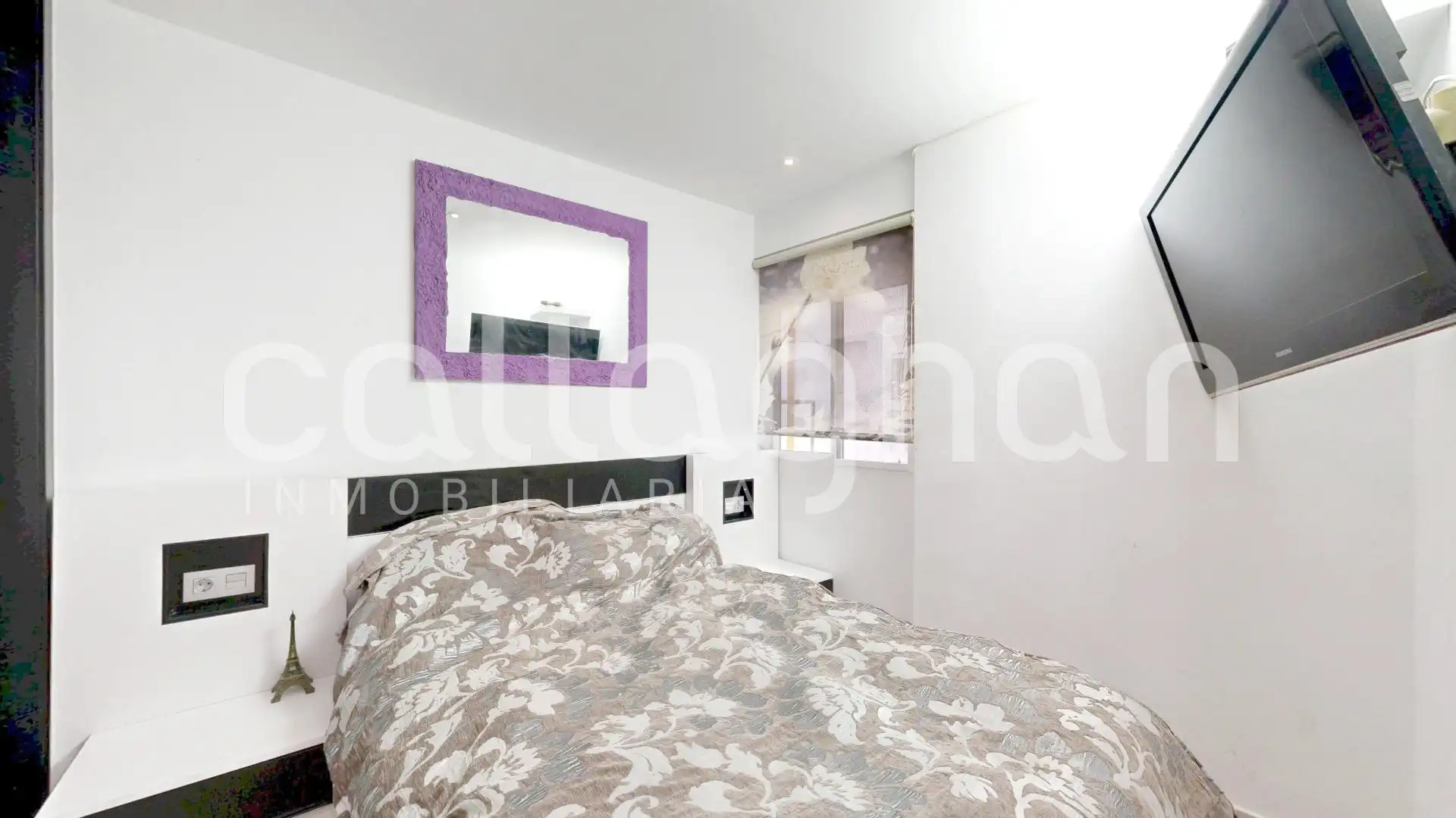 Bedroom of Flat for sale in Valencia  with Air Conditioner, Heating and Furnished