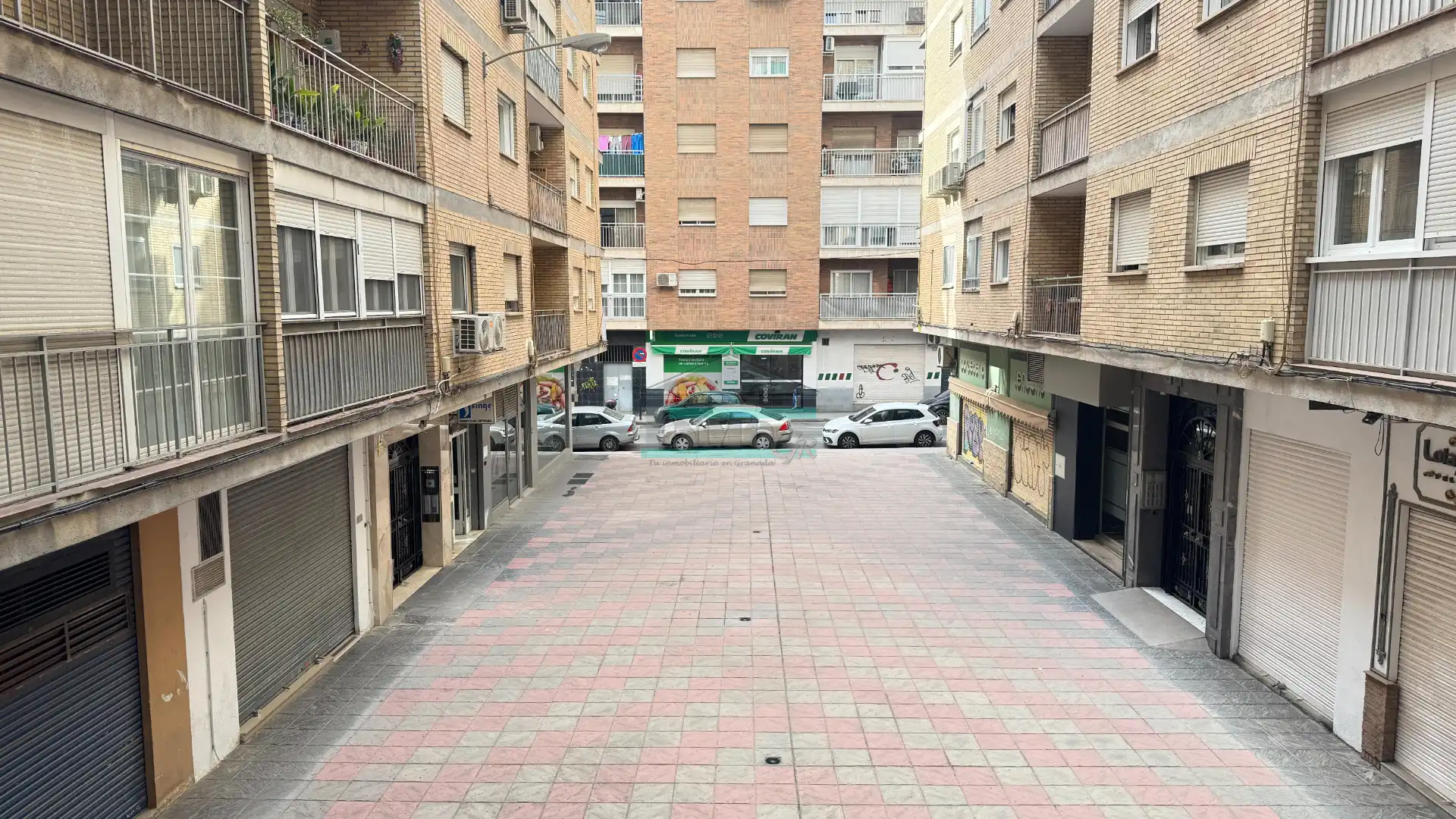 Exterior view of Flat for share in Granada  with Heating, Furnished and Oven
