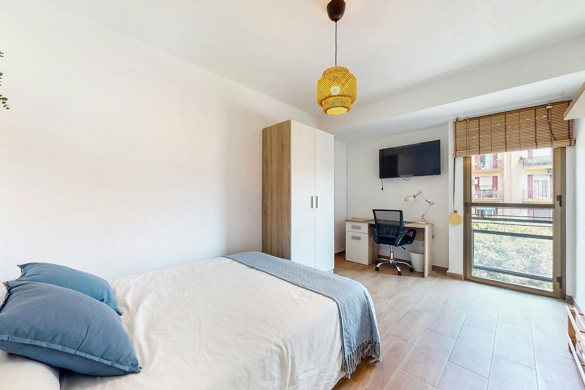 Bedroom of Flat to share in  Valencia Capital  with Furnished, Washing machine and TV