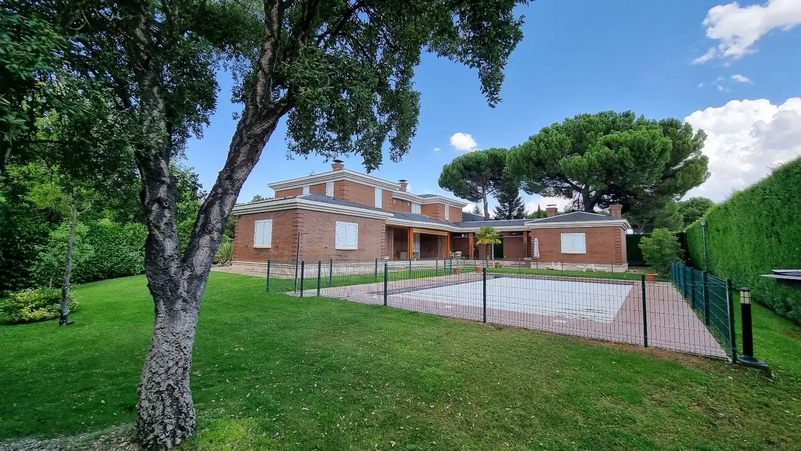 Exterior view of Houses for sale in Boecillo  with Private garden, Terrace and Storage room