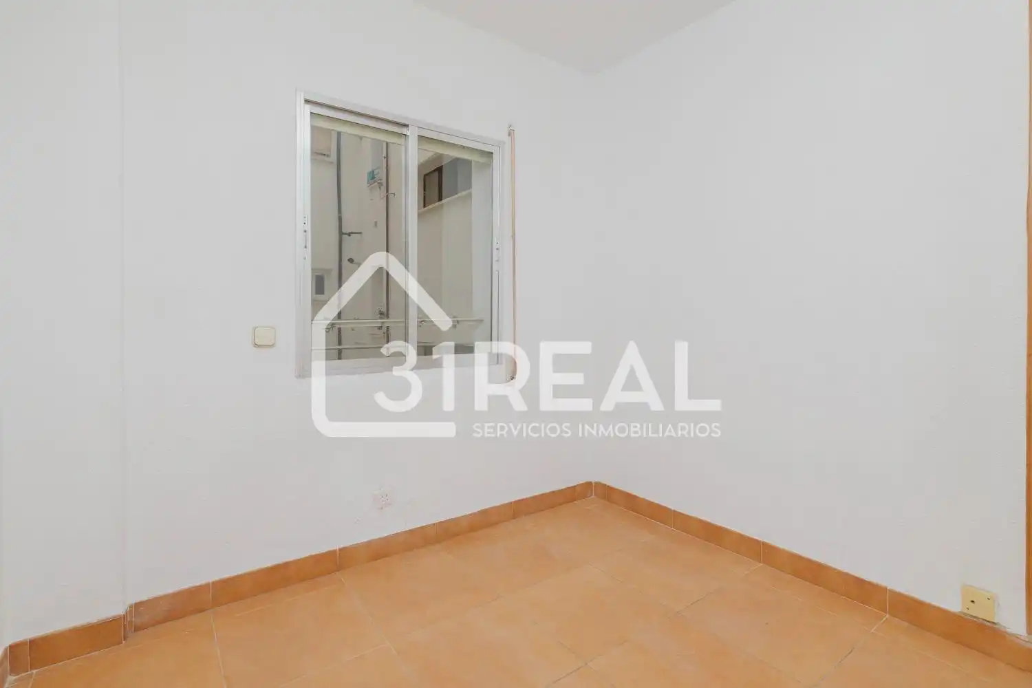 Habitación de Piso en venta en Madrid con Calefacción, Parquet y Terraza