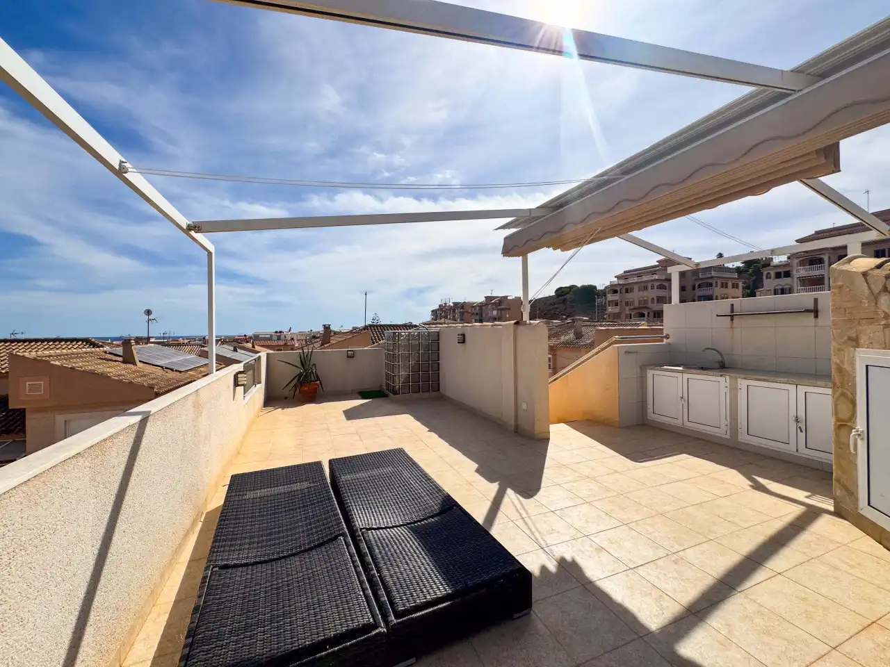 Terrassa de Casa adosada en venda en Torrevieja amb Aire condicionat, Calefacció i Jardí privat