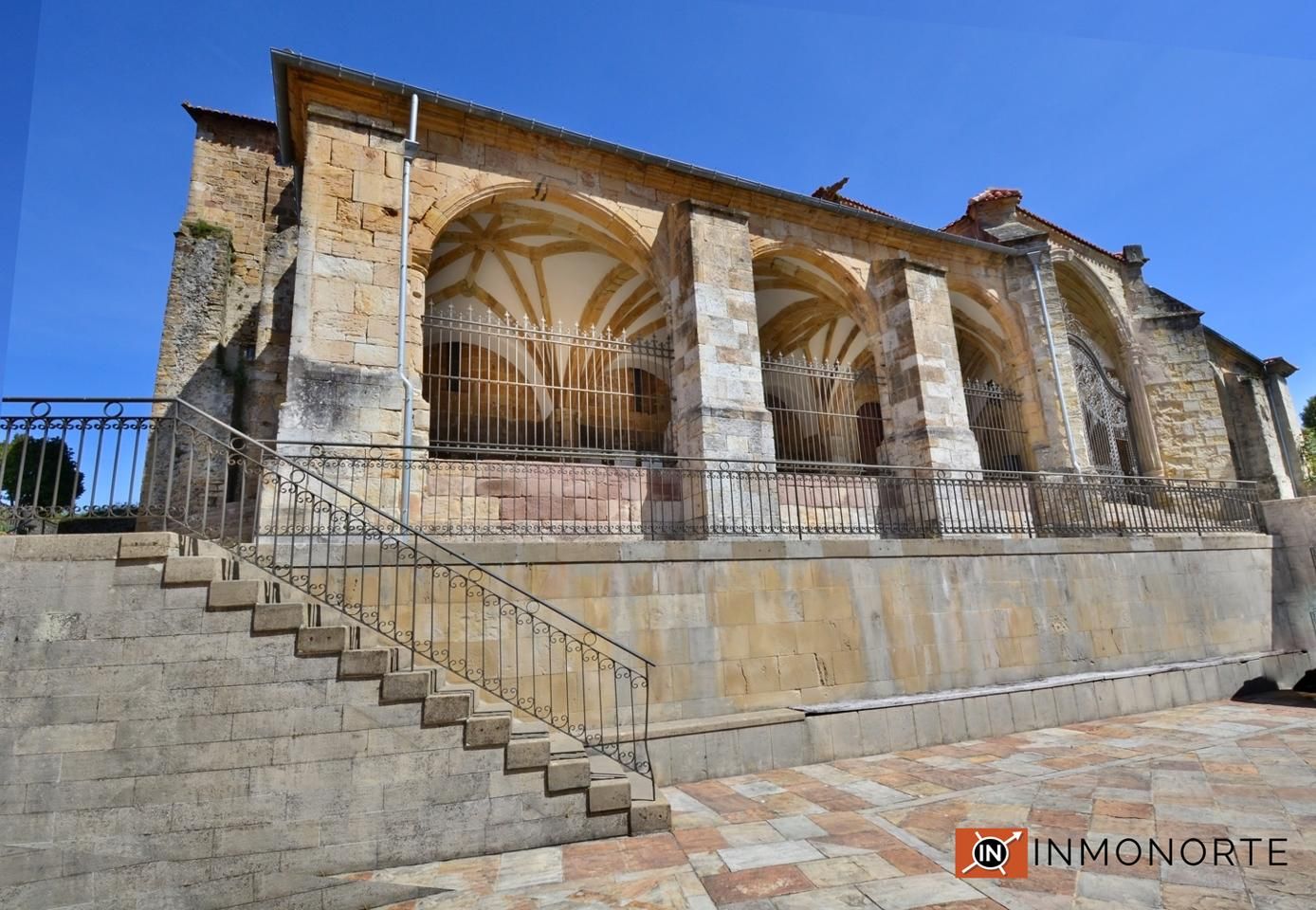Vista exterior de Pis en venda en Laredo