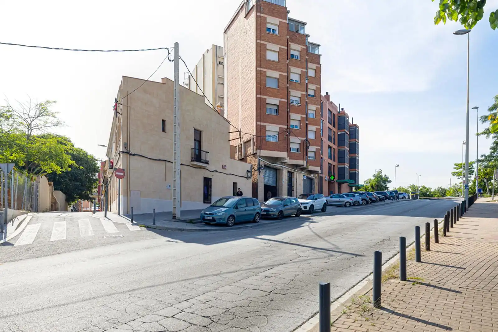 Vista exterior de Edificio en venta en Santa Coloma de Gramenet
