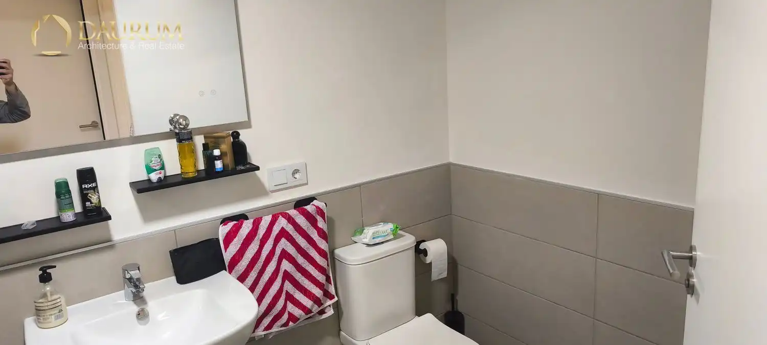Bathroom of Flat for sale in Dos Hermanas  with Air Conditioner, Heating and Terrace