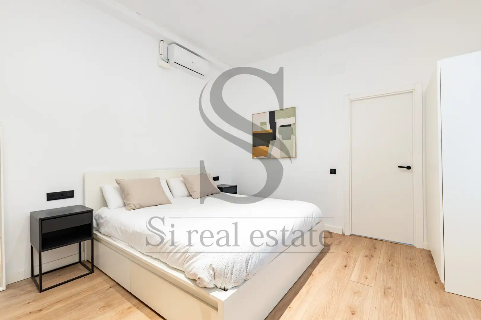 Bedroom of Flat for sale in Barcelona  with Air Conditioner, Heating and Parquet flooring