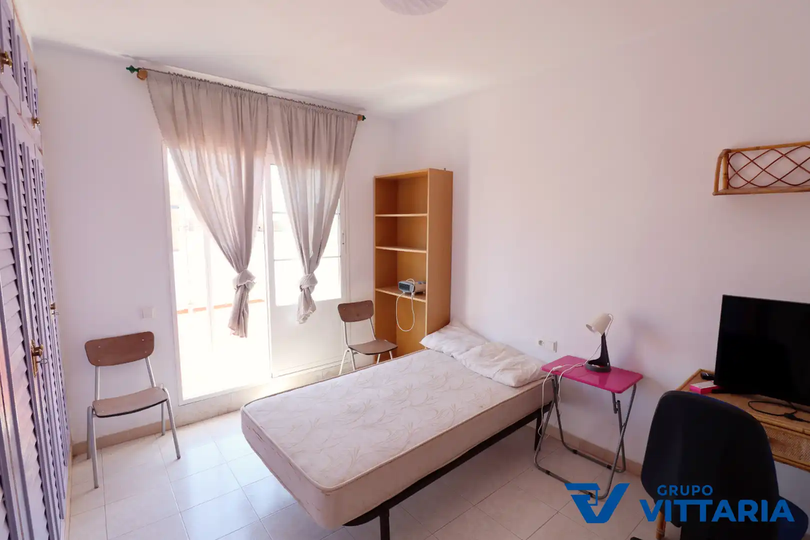 Habitación de Casa adosada en venta en Almería con Aire acondicionado, Terraza y Trastero